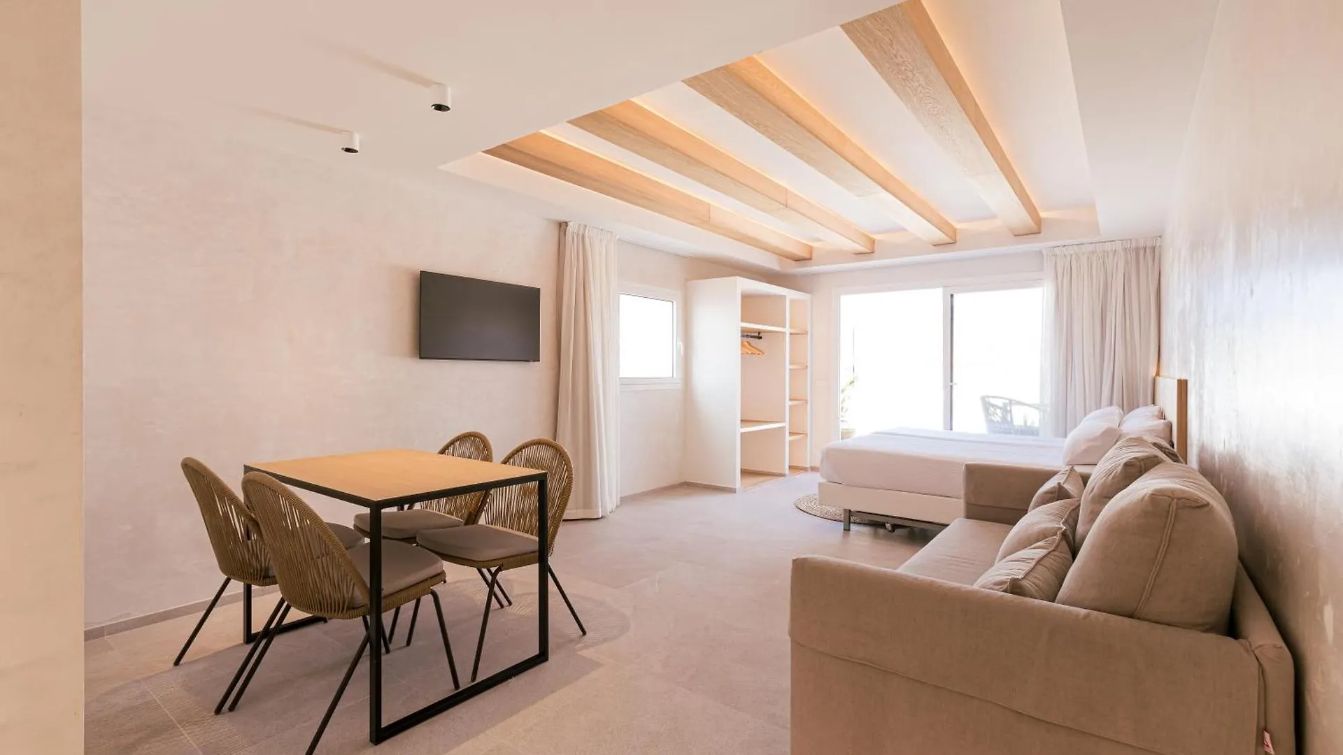 Malacosta Sky Suites - Mc Apartments Ibiza 0*, Ibiza stad Spanien