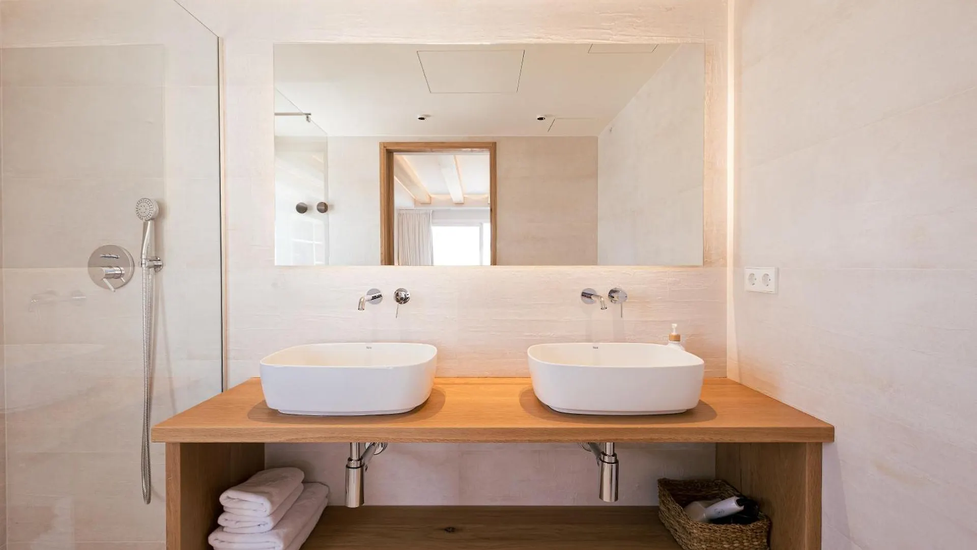 Malacosta Sky Suites - Mc Apartments Ibiza 0*, Ibiza stad