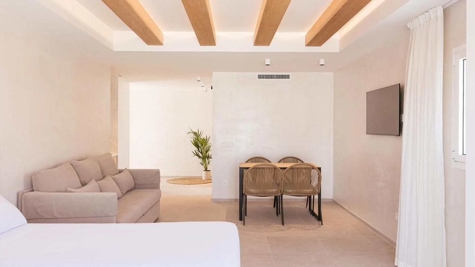 Malacosta Sky Suites - Mc Apartments Ibiza  Ibiza stad